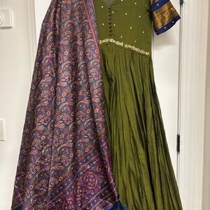 India long dress with Green and Blue Traditional Dress with Paisley Shawl